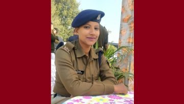 छुट्टी में घर आई CRPF महिला सिपाही ने परिवार संग की कांवरियों की सेवा