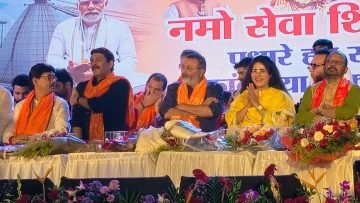 नमो सेवा शिविर के समापन में पहुंचे मनोज तिवारी, निशिकांत दुबे की सेवा भावना की सराहना किया